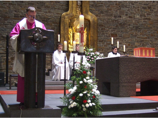 Stadtpfarrer Stefan Buß in der Anbetungskirche/ Berg Schönstatt